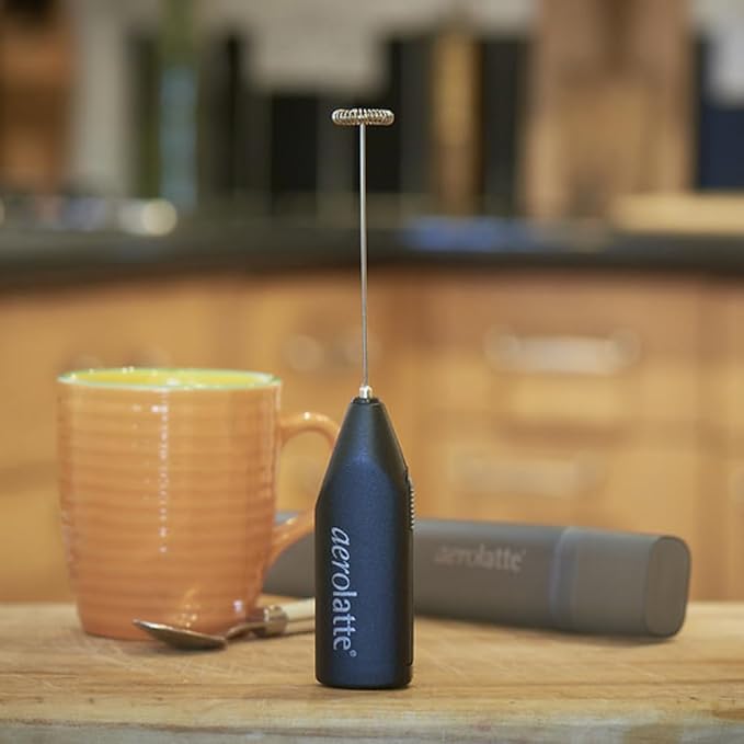 Milk Frother To Go with Protective Tube